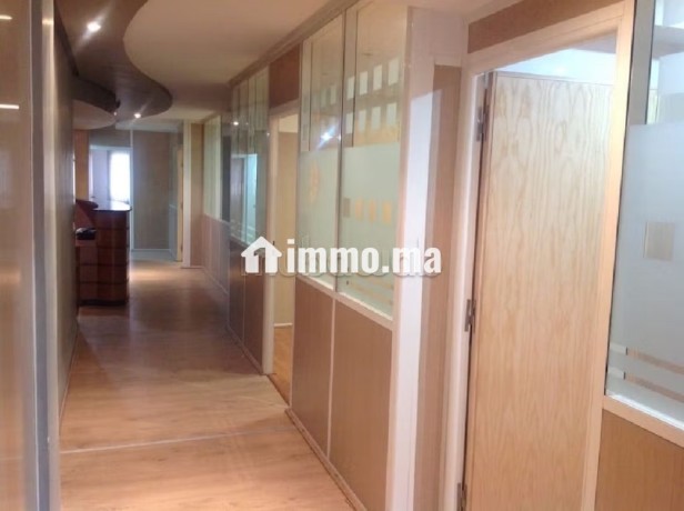 beaux-bureaux-a-louer-a-bourgogne-ouest-surface-totale-150-m2-systeme-de-climatisation-big-2