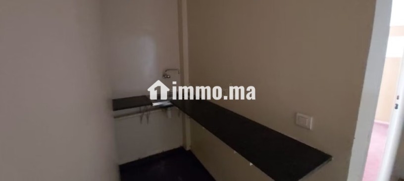 beaux-bureaux-a-louer-a-bourgogne-ouest-surface-totale-150-m2-systeme-de-climatisation-big-6
