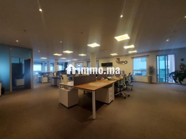 location-de-bureaux-a-sidi-maarouf-superficie-299-m2-terrasse-et-ascenseur-big-4