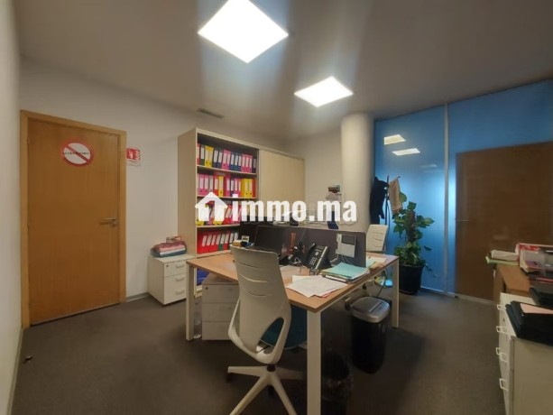 location-de-bureaux-a-sidi-maarouf-superficie-299-m2-terrasse-et-ascenseur-big-8