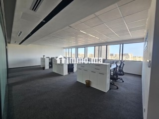 beaux-bureaux-a-louer-a-casablanca-finance-city-superficie-206-m2-avec-ascenseur
