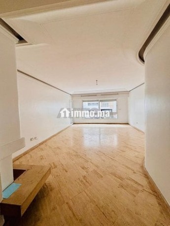 racine-ext-f4-vide-120m2-balcon-parking-calme-big-1