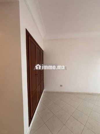 racine-ext-f4-vide-120m2-balcon-parking-calme-big-2