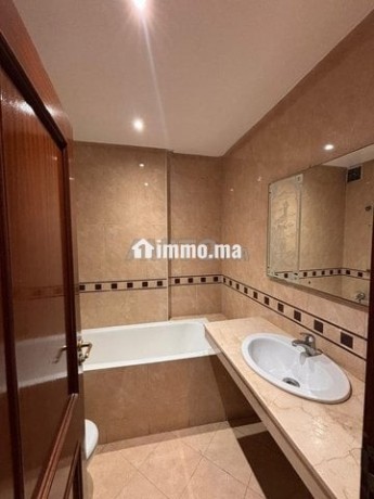 racine-ext-f4-vide-120m2-balcon-parking-calme-big-5
