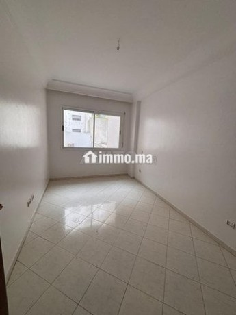 racine-ext-f4-vide-120m2-balcon-parking-calme-big-6