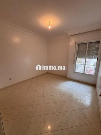 racine-ext-f4-vide-120m2-balcon-parking-calme-big-8