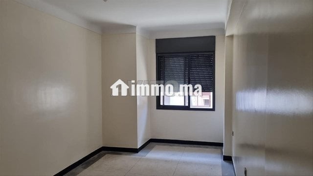 bourgogne-appart-vide-100m2-2ch-balcon-big-2