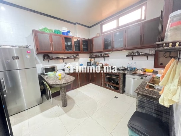 location-villa-de-haut-standing-a-route-dagadir-essaouira-5-pieces-confortables-porte-blindee-antenne-parabolique-big-10