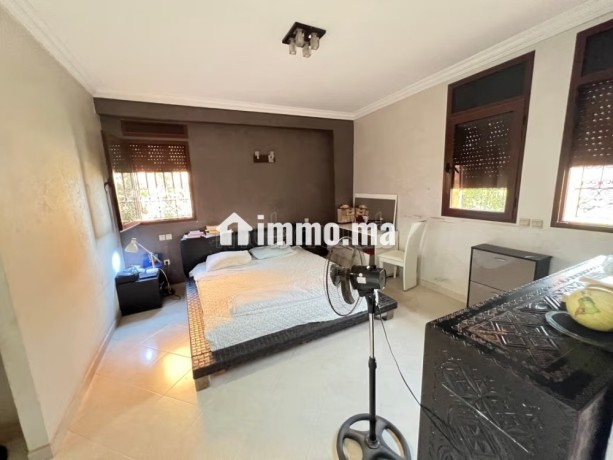 location-villa-de-haut-standing-a-route-dagadir-essaouira-5-pieces-confortables-porte-blindee-antenne-parabolique-big-3