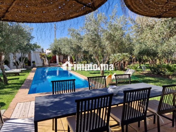 bungalows-pour-2-a-4-avec-piscine-12km-du-centre-big-8