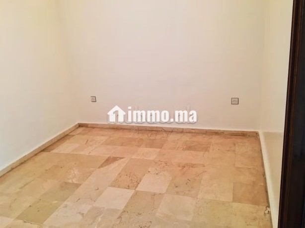 bel-appartement-en-location-a-triangle-dor-surface-de-115-m2-avec-ascenseur-et-terrasse-big-7