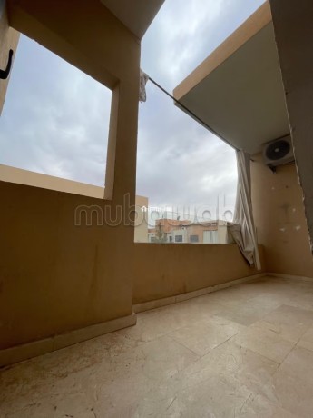 jolie-appartement-avec-terrasse-et-piscine-big-3