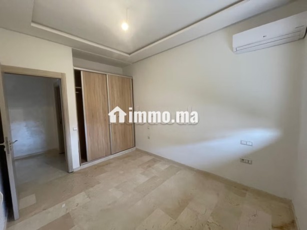 jolie-appartement-avec-terrasse-et-piscine-big-4