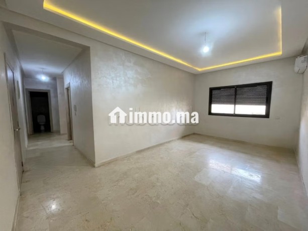 jolie-appartement-avec-terrasse-et-piscine-big-5