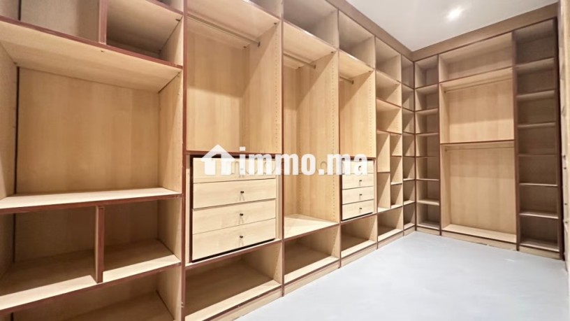 tres-bel-appartement-en-rez-de-jardin-sur-ghandi-big-12