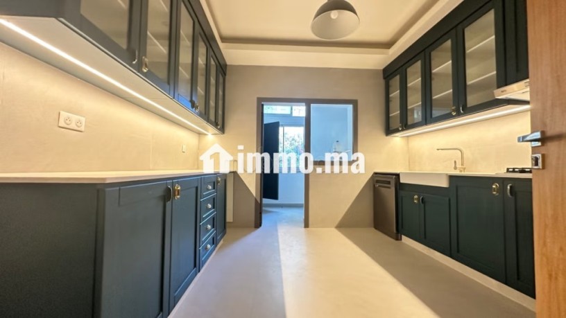 tres-bel-appartement-en-rez-de-jardin-sur-ghandi-big-17