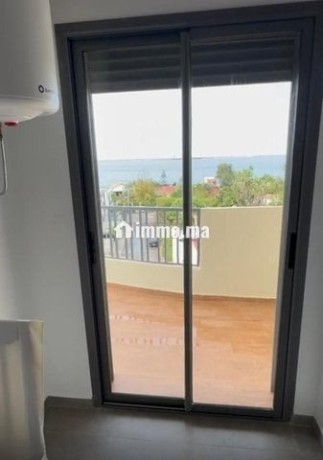 appart-moderne-avec-vue-panoramique-sur-la-mer-big-9