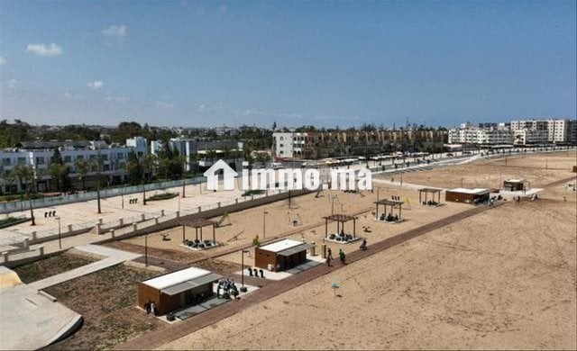 local-commercial-a-vendre-17-m2-proche-de-la-plage-big-0