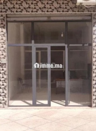 local-commercial-a-vendre-17-m2-proche-de-la-plage-big-1
