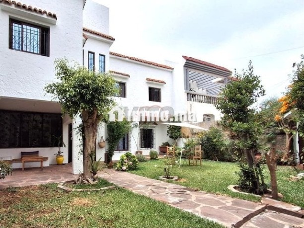 vente-villa-5-pieces-de-241-m2-a-mohammedia-big-0