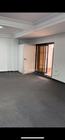 location-de-bureaux-en-centre-ville-surface-de-144-m2-ascenseur-et-stationnement-big-5