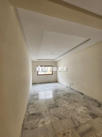 appartement-2-chambres-vide-a-louer-big-0