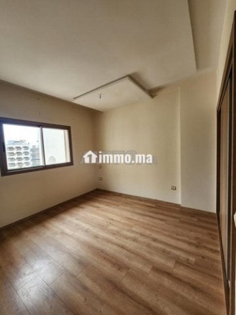 appartement-2-chambres-vide-a-louer-big-2