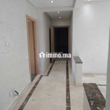 appartement-80m-bien-situe-a-cote-gare-oasis-big-3