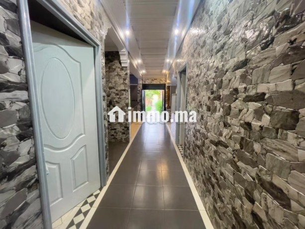 magnifique-villa-a-louer-pour-vos-vacances-a-route-de-tahanaout-3-chambres-antenne-parabolique-et-porte-blindee-big-16
