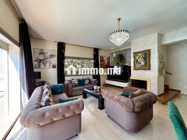 villa-3-facades-avec-grande-piscine-big-1