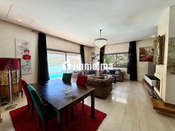 villa-3-facades-avec-grande-piscine-big-2
