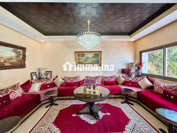 villa-3-facades-avec-grande-piscine-big-3