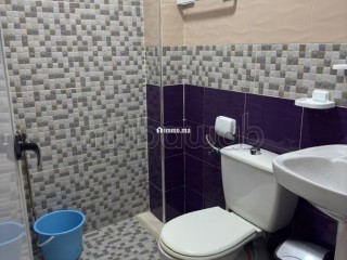 appartement-de-vacances-a-louer-a-martil-surface-totale-80-m2-porte-blindee-salon-marocain-traditionnel