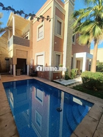 villa-vide-en-location-longue-duree-big-1