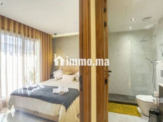 Appartement ensoleillé avec balcon dans le quartier animé de Casablanca - Appartement à vendre - Casablanca