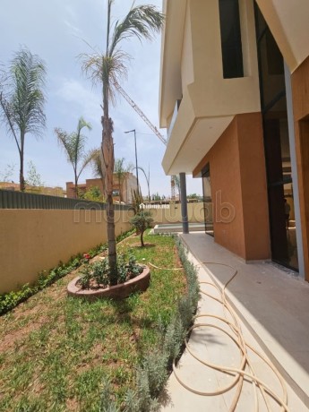 villa-a-vendre-a-targa-400m2-avec-piscine-big-2