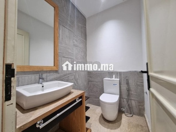 appartement-a-louer-132-m2-a-casablanca-big-4