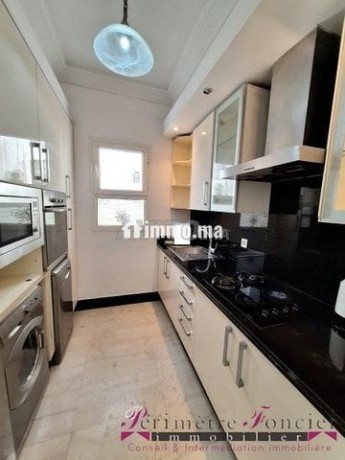 racine-joli-studio-meuble-a-louer-50-m2-big-9