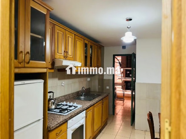location-dun-appartement-a-gueliz-2-belles-chambres-garage-et-terrasse-big-5