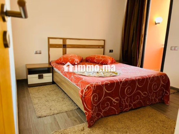 appartements-a-louer-a-gueliz-2-pieces-confortables-salon-traditionnel-et-systeme-dantenne-parabolique-big-2