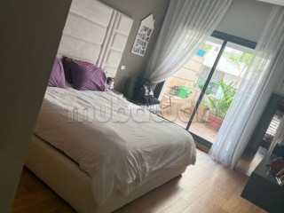 Appartement RDC lumineux avec terrasse et parking - Appartement à vendre - Casablanca