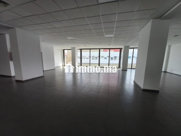 showroom-entrepot-a-vendre-big-1