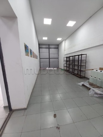 showroom-entrepot-a-vendre-big-2