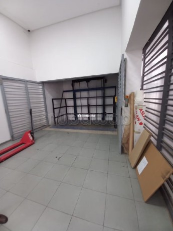 showroom-entrepot-a-vendre-big-3