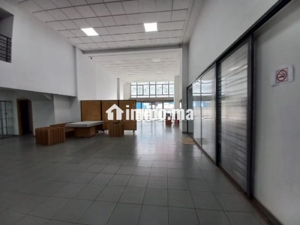 showroom-entrepot-a-vendre-big-4