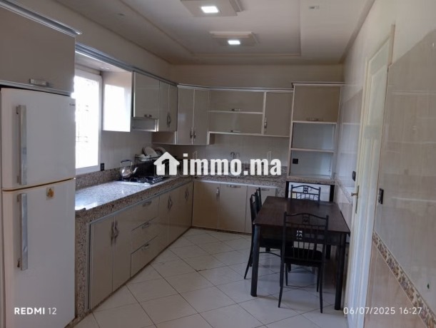 appartement-en-vente-a-bir-rami-est-5-pieces-confortables-salon-traditionnel-marocain-residence-securisee-big-1