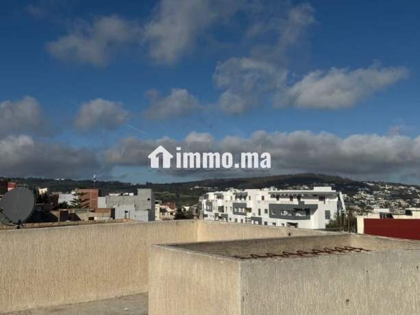 maison-a-la-vente-a-mesnana-3-belles-chambres-salon-traditionnel-et-porte-blindee-big-1