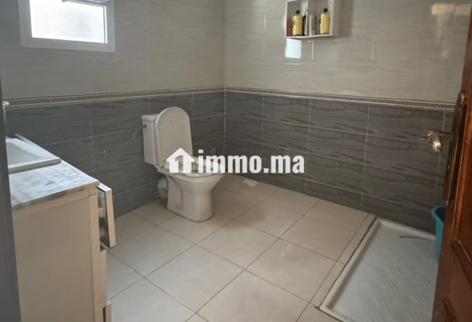 maison-a-la-vente-a-mesnana-3-belles-chambres-salon-traditionnel-et-porte-blindee-big-2