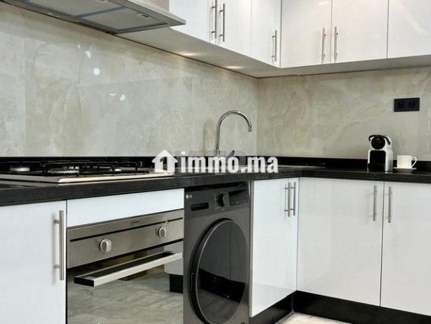 appart-100m-meuble-dont-terrasse-maarif-ex-big-10