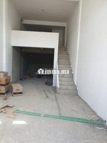 magasin-61m2-et-27m2-soupente-a-bouznika-big-3